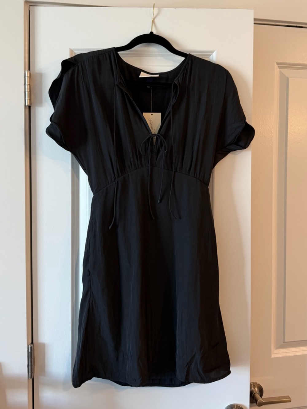 Universal Thread Black Tie-Front Midi Dress